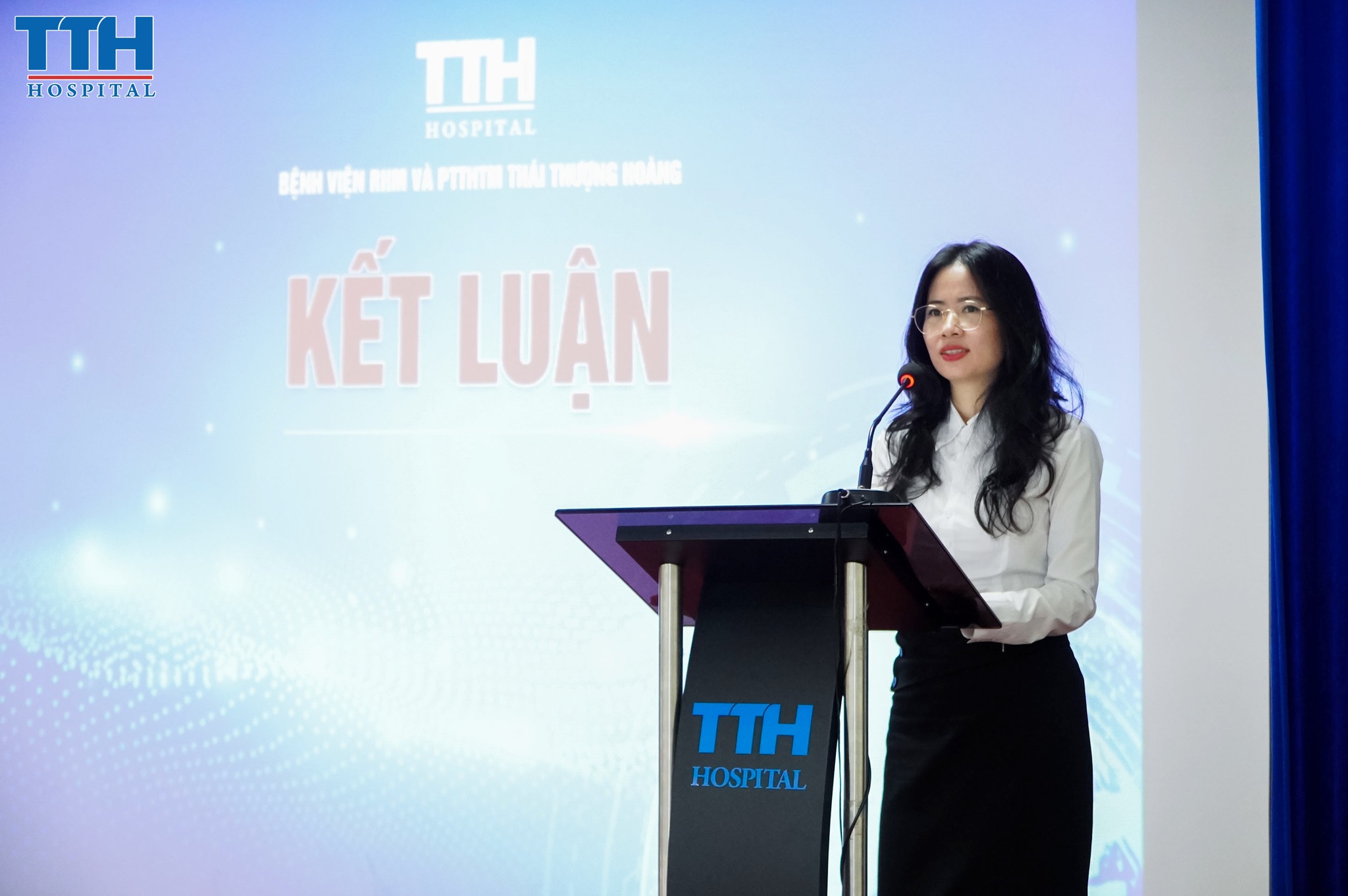 Bà Phan Thị Thu Hiền - Phó chủ tịch HĐQT, Phó TGĐ Công ty đánh giá cao các kết quả mà BV Thái Thượng Hoàng đã đạt được trong 6 tháng đầu năm