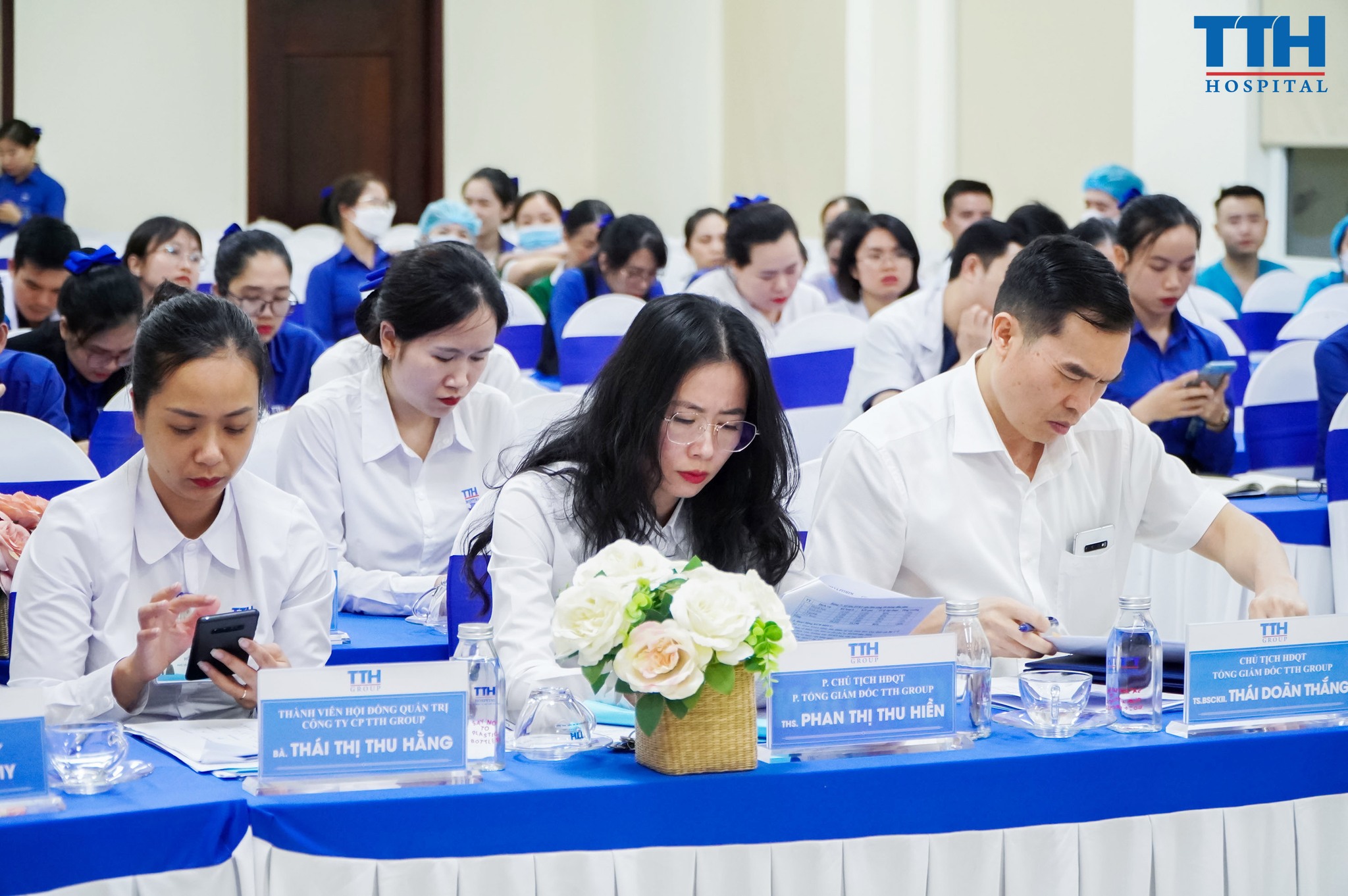 Ban giám đốc công ty CP TTH Group tham dự Hội nghị sơ kết của bệnh viện Thái Thượng Hoàng