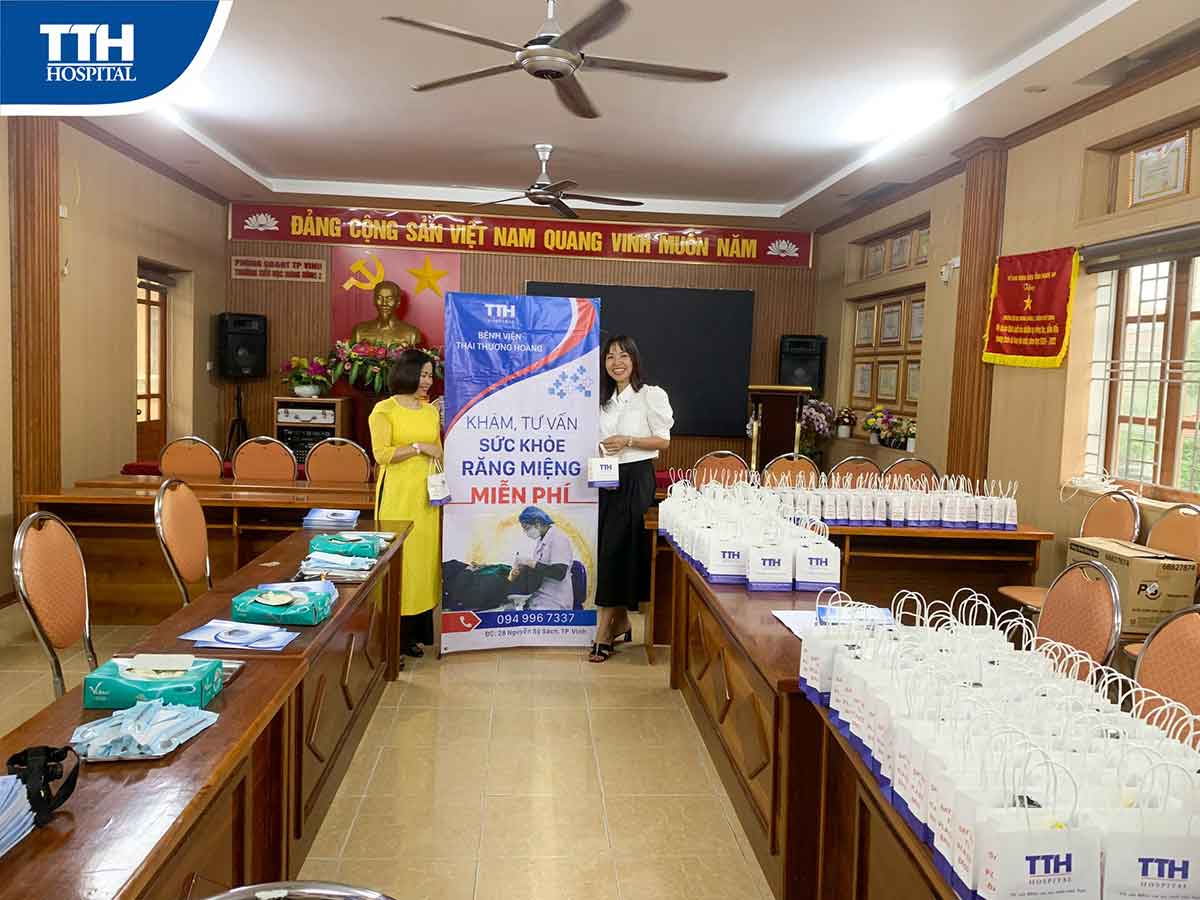 ban giám hiệu các trường tham gia chương trình nha khoa học đường tháng 4