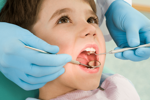 Răng sữa cần sự quan tâm và chăm sóc từ cả trẻ và bố mẹ