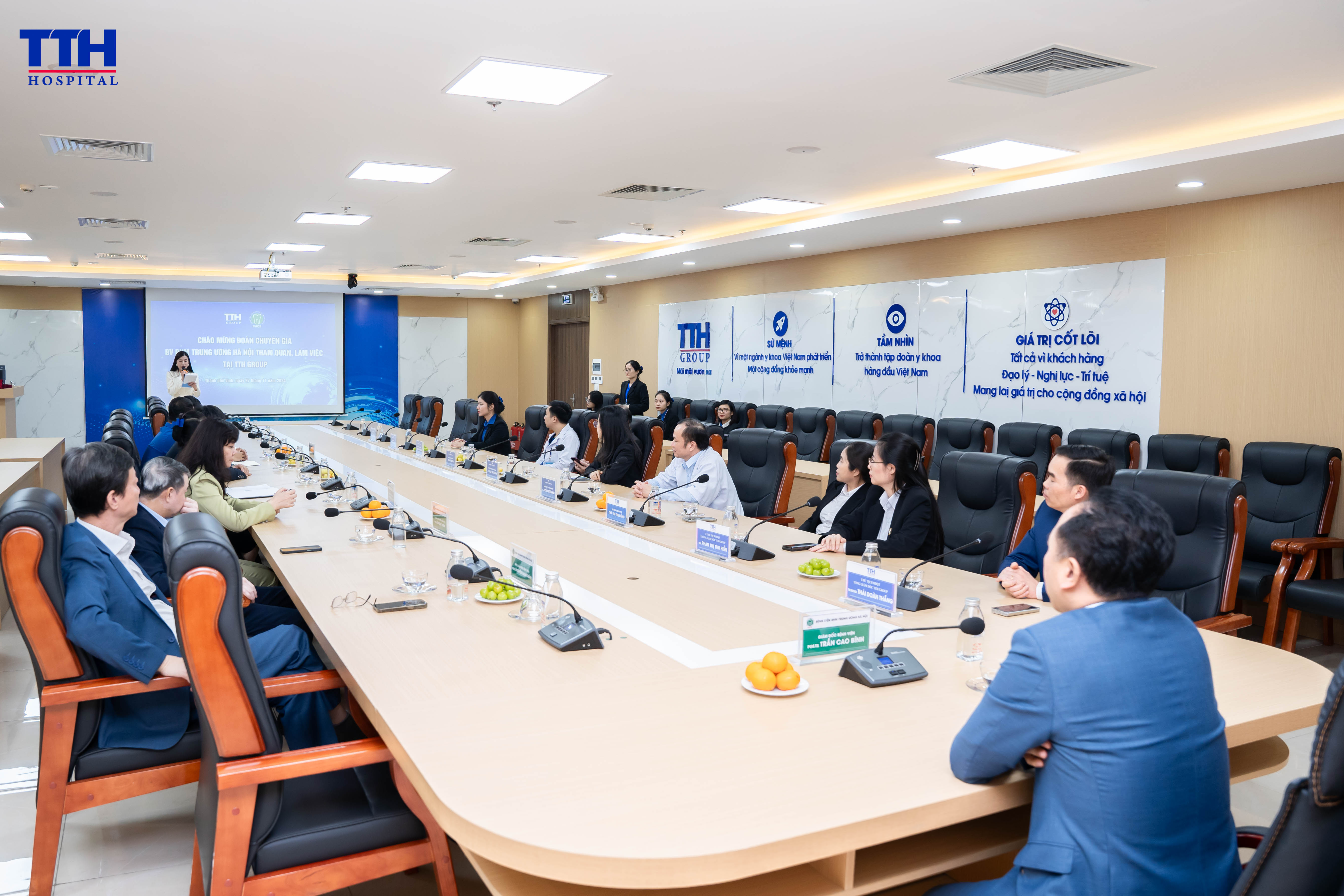 Dưới đây là một số hình ảnh khác của buổi làm việc