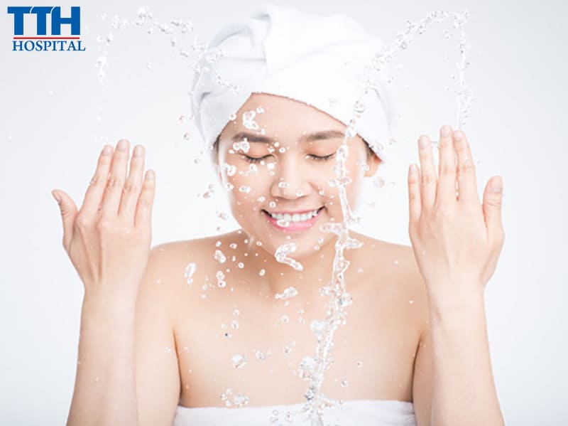 Hướng Dẫn Chăm Sóc Da Sau Khi Tia Mạnh (Bật trắng, ửng đỏ, xuất huyết dưới da)