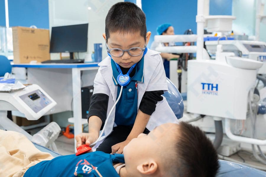 Hoạt Động Đa Dạng - Khơi Gợi Niềm Đam Mê Với Nghề Y