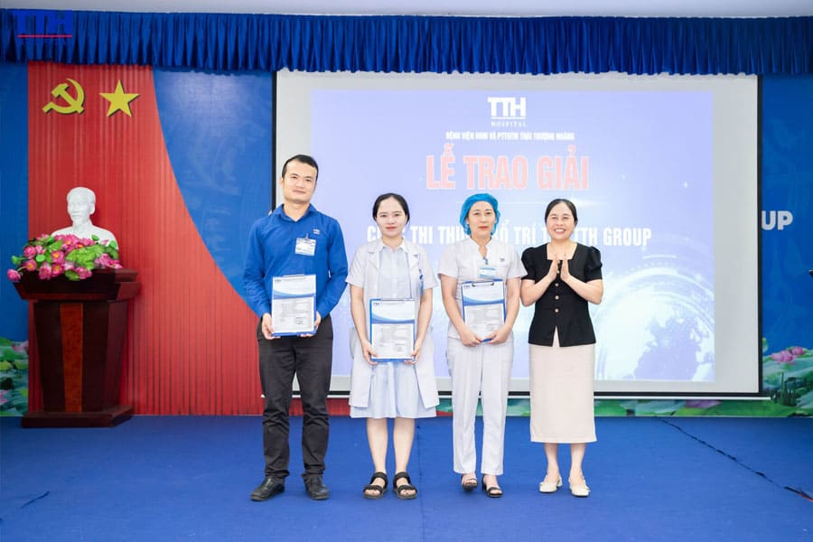 Khen thưởng cuộc thi "Thuốc bổ trí tuệ Quý III"