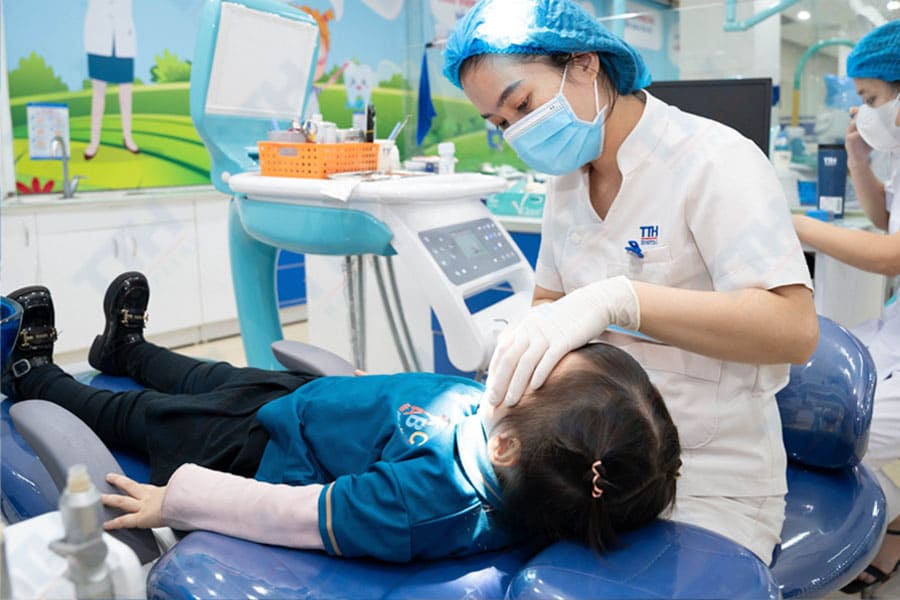Kiến Thức Chăm Sóc Sức Khỏe Răng Miệng - Trang Bị Hữu Ích Cho Trẻ