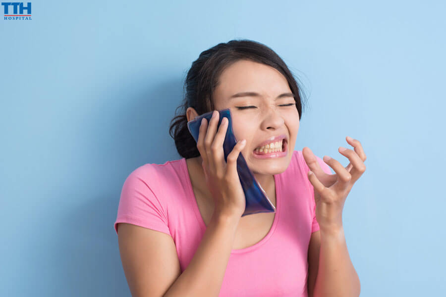 Làm thế nào để giảm đau khi trồng răng implant?