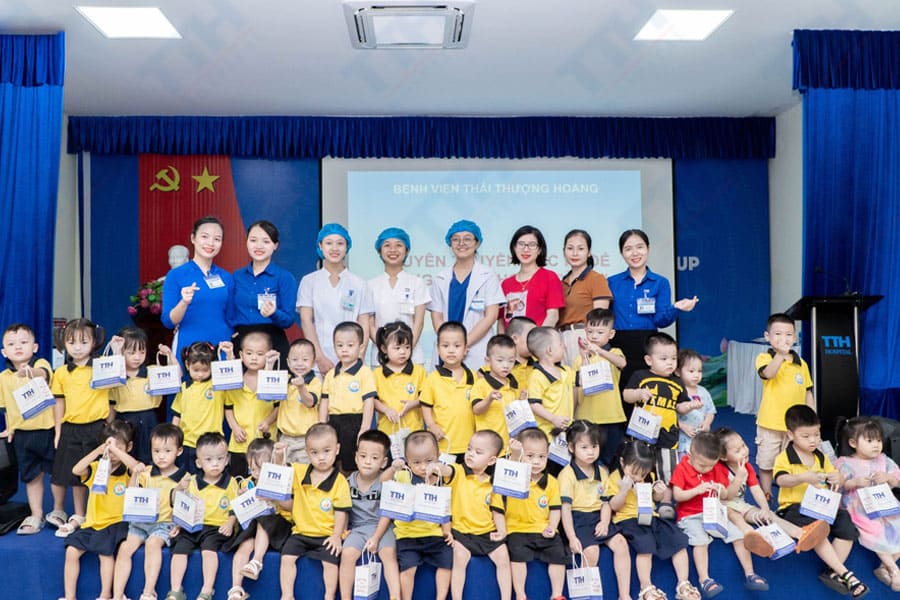 Lời Cảm Ơn và Chúc Mừng trường Mầm non Vàng Anh