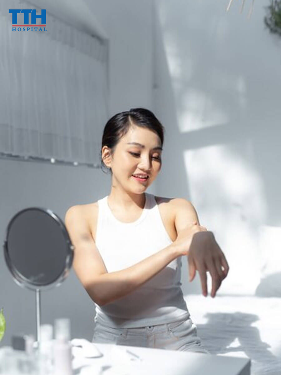Những biện pháp phòng ngừa và hạn chế tác hại của ăn uống nhiều chất đối với làn da