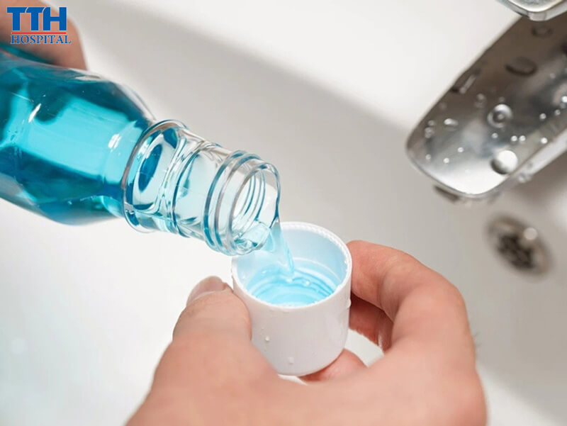 Súc Miệng Đúng Cách – Bảo Vệ Răng Toàn Diện