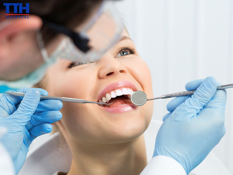 Tái khám và bọc răng theo chỉ định