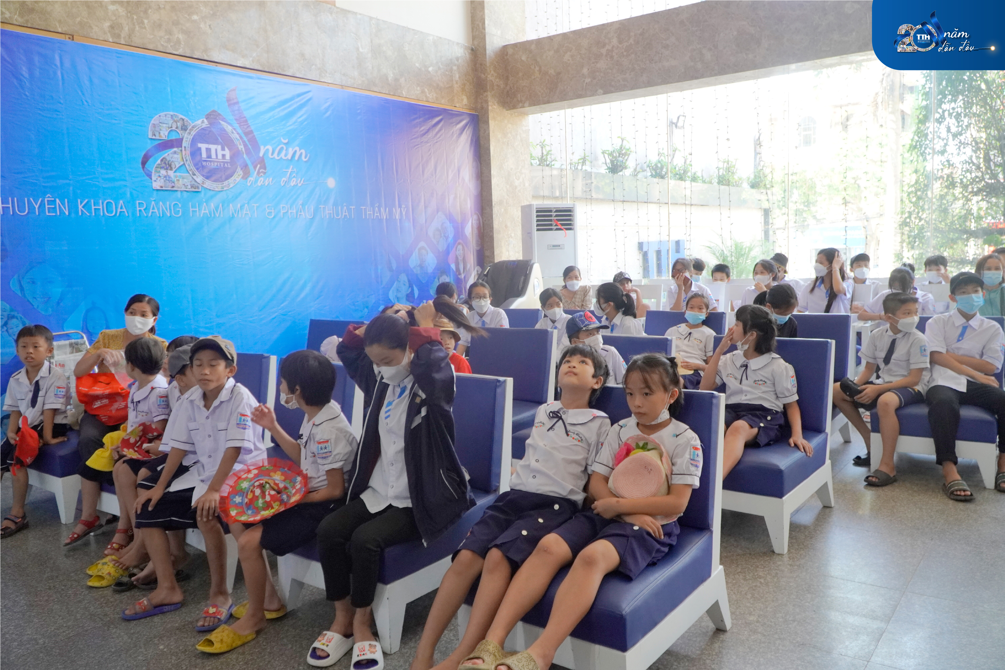 Bệnh viện Thái Thượng Hoàng khám và điều trị miễn phí cho Làng trẻ SOS Vinh