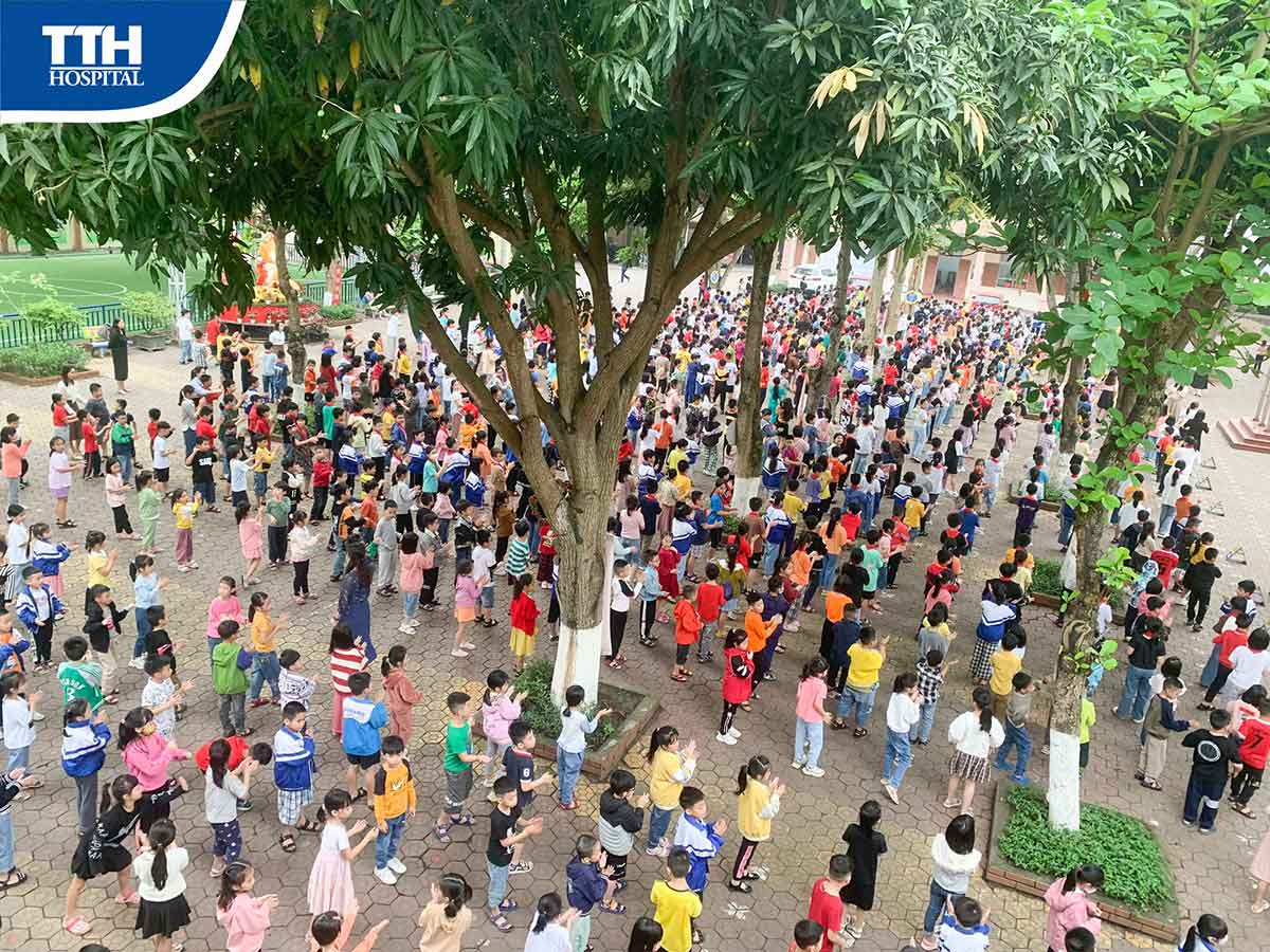 Chương trình Nha Khoa Học Đường năm 2023  - tháng 4: Trường tiểu học Herman, trường tiểu học Hưng Dũng 2.