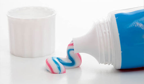 Trị nám bằng kem đánh răng: Hiệu quả và an toàn?