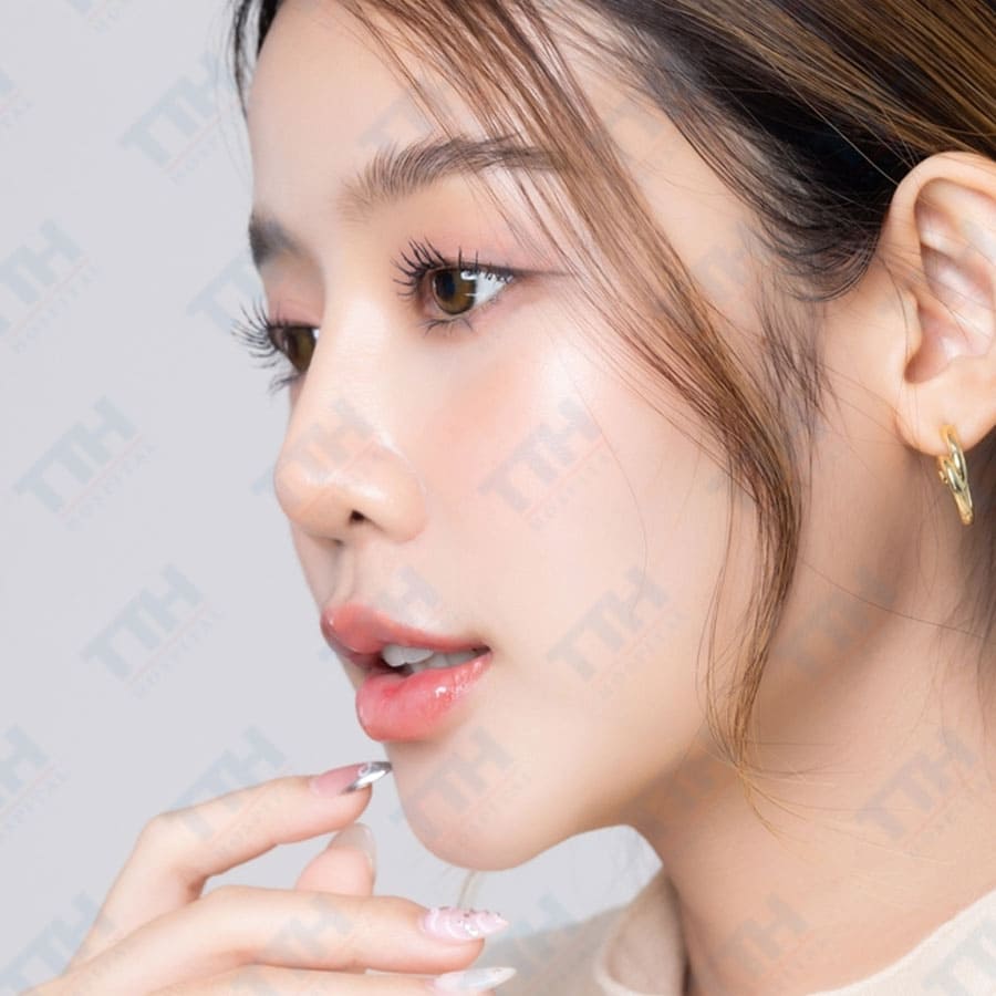 Xu Hướng Trang Điểm Năm 2025: 'No Makeup Look' Thống Trị